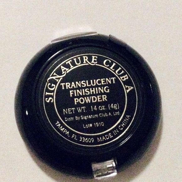 Signature Club A Makeup 6 Pc Set-Powder, Lipstick, Brushes - Picture 3 of 4